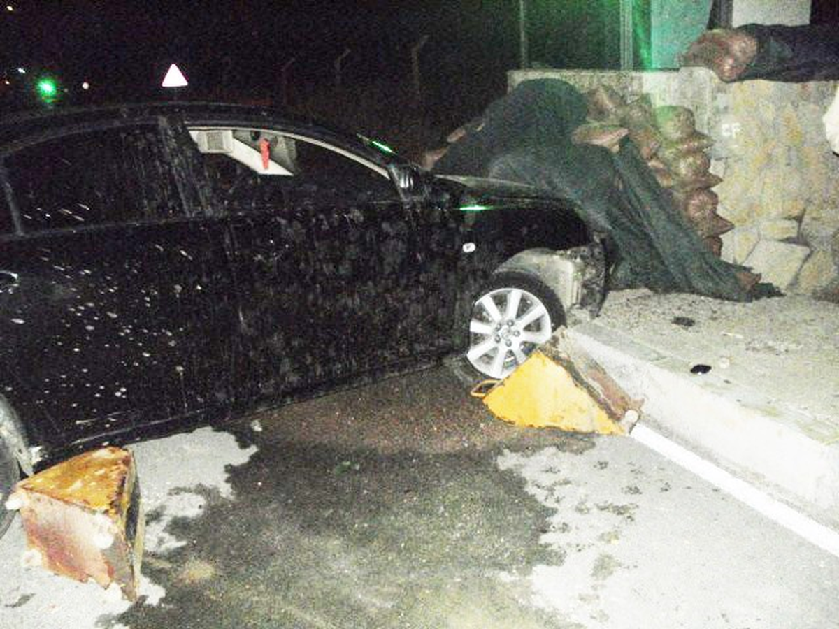 Askeri Kamp Nizamiyesine Otomobil Çarptı