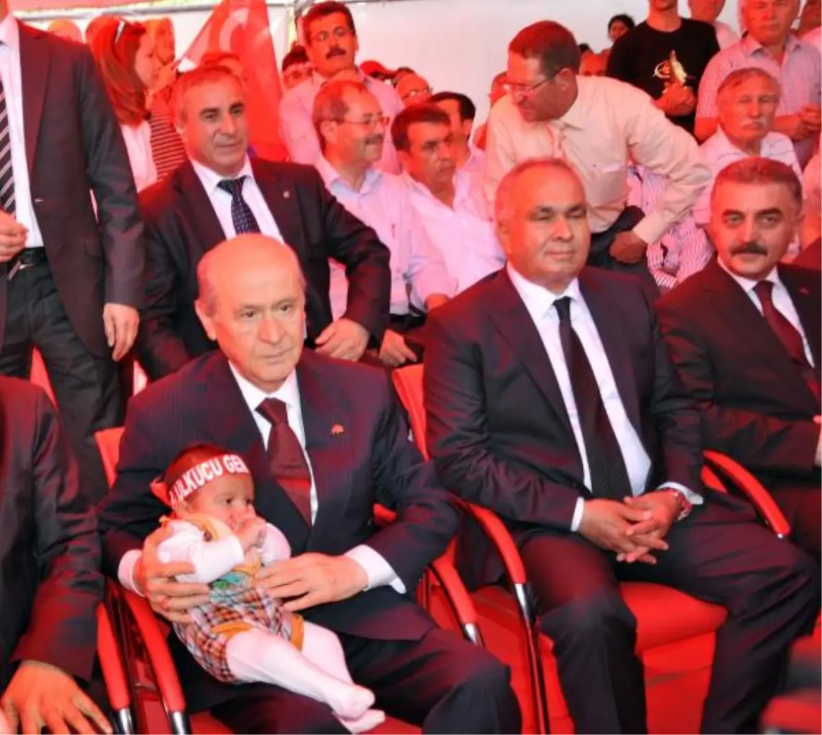 Bahçeli: AKP\'nin Yanlışları Yüzünden Terör Hortladı