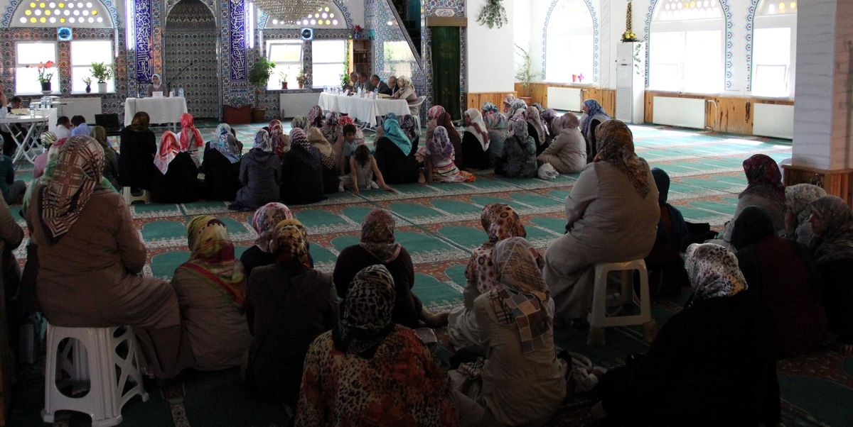 Bayanlar Kur'an-I Kerim Okuma Yarışması Düzenlendi