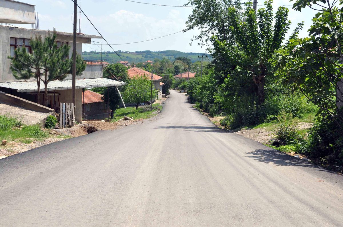 Büyükşehir\'den Köy Yollarına Neşter