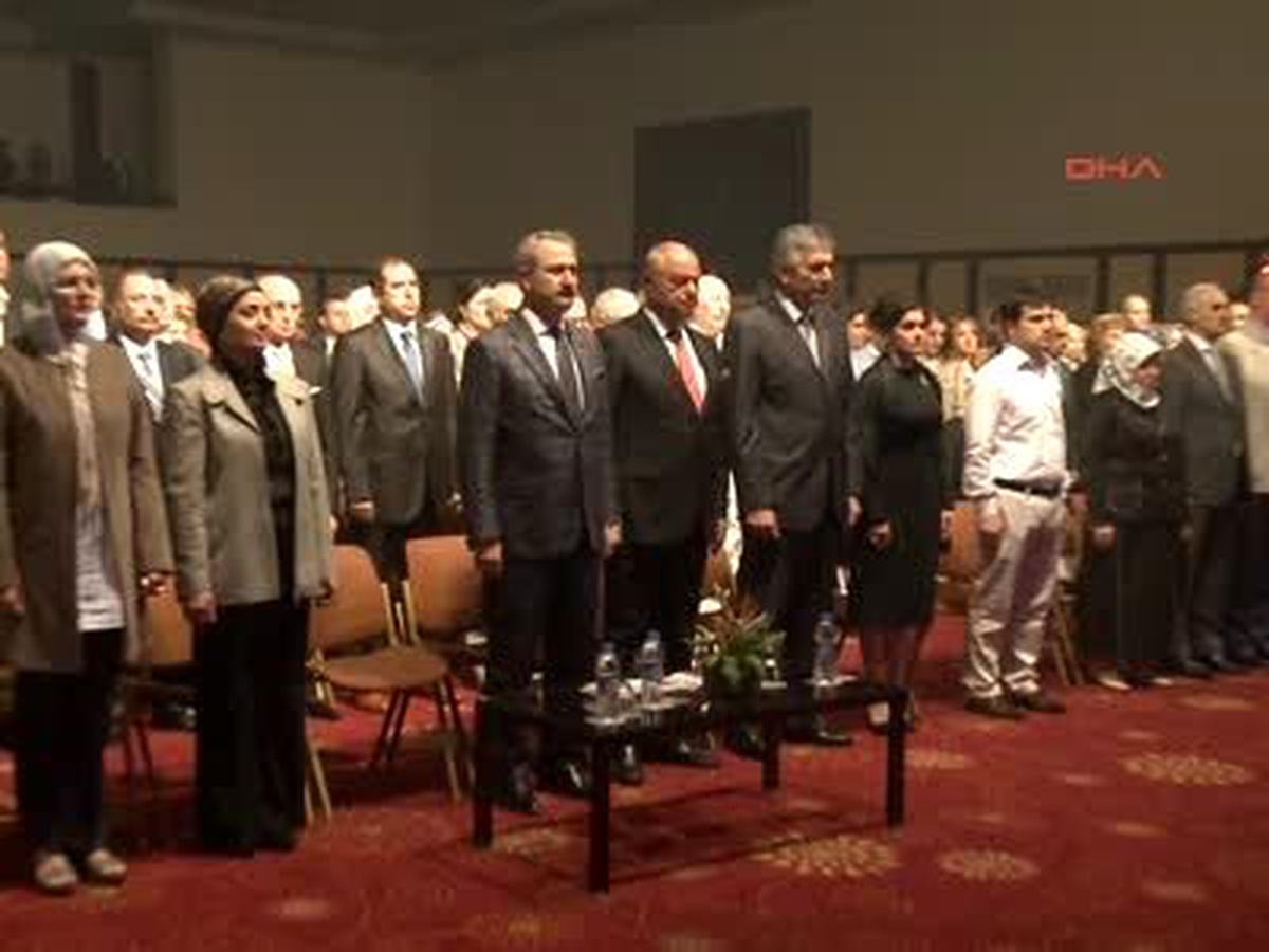 Çağlayan.Türkiye\'ye Türklerin Yapmış Olduğu Uçaklarla Gelecekler Ekonomi Bakanı Zafer...