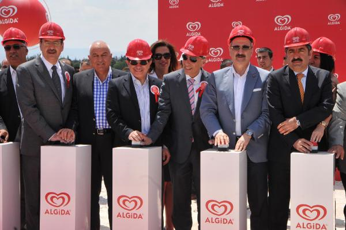 Davutoğlu ve Çağlayan, Konya\'da Dondurma Fabrikasının Temelini Attı