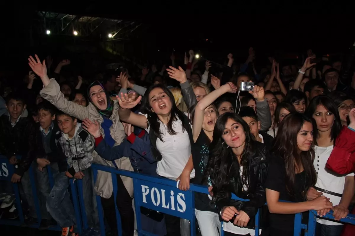 Emre Aydın, Bayburt\'u Salladı