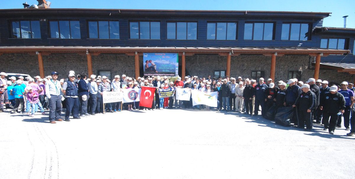 Erciyes\'te Mavi - Yeşil Bir Gün İçin El Ele Verdiler