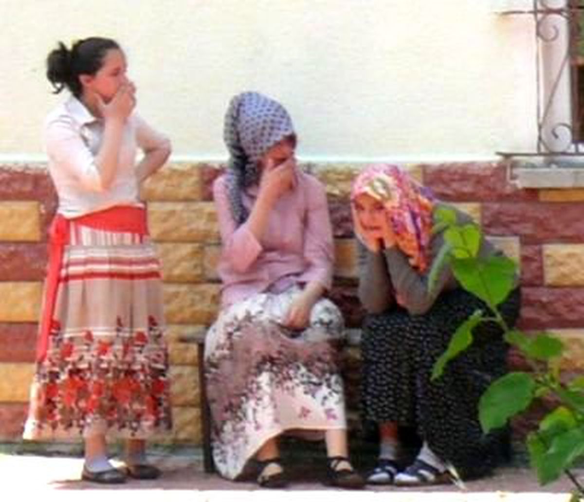 Genç Kız İntihar Etti