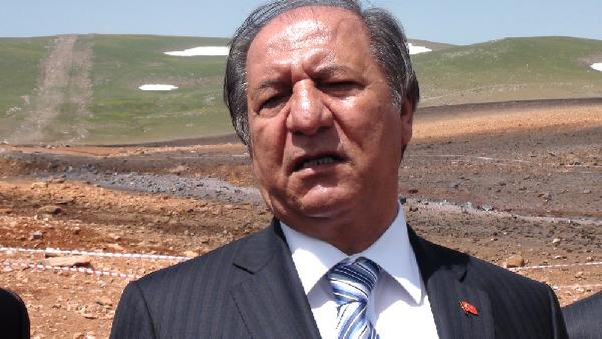 Kars\'ta Kaderine Terk Edilen Tarihi Evlerde Tahribata Valilik İncelemesi