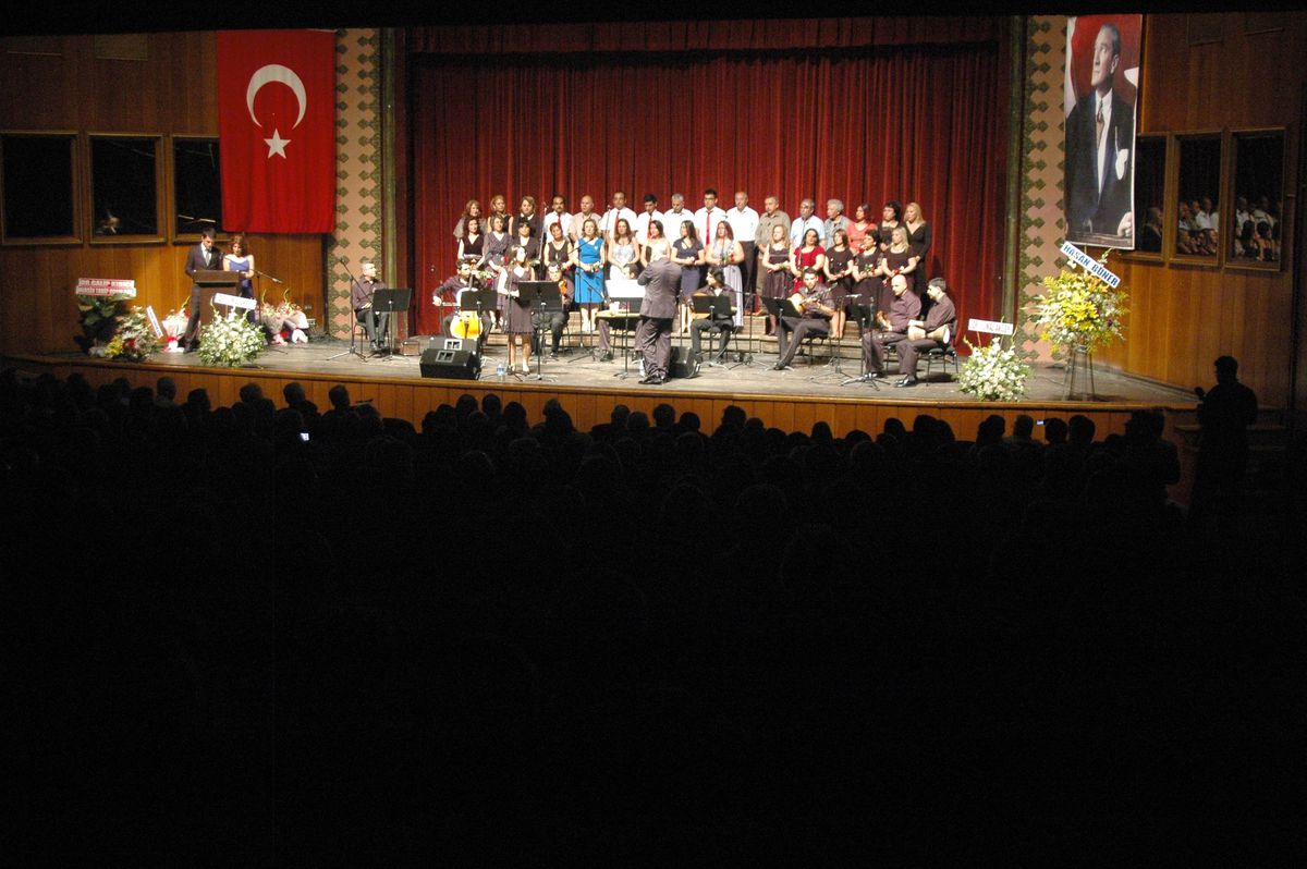 Mersin\'de Uçev Klasik Türk Müziği Topluluğu Esintisi