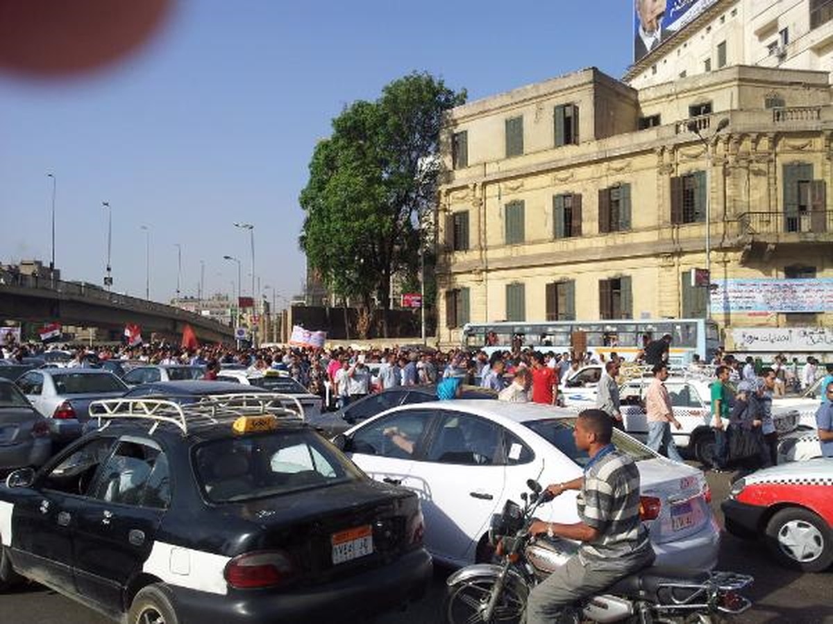Mısırlılar Tahrir\'de Sabahladı