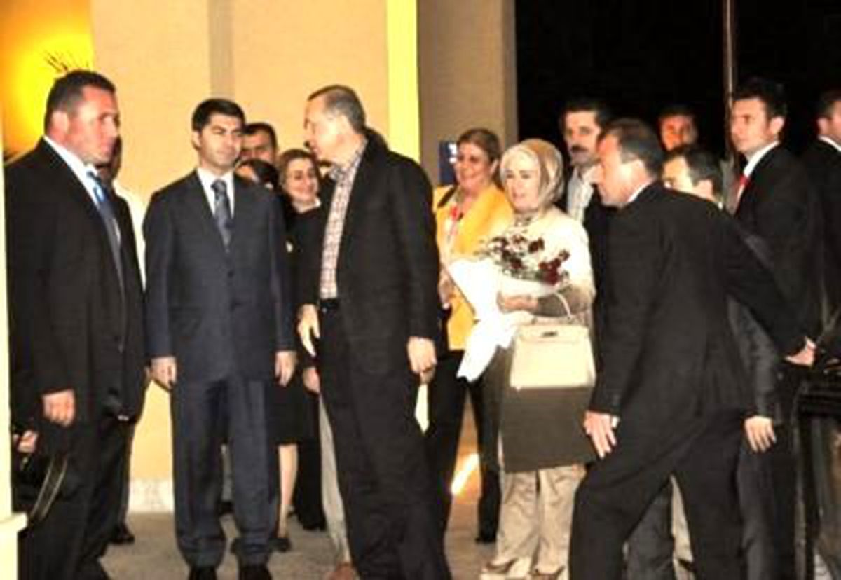 Sıra Gecesine Katıldı "Başbakan Erdoğan Şanlıurfa\'da" Haberine Ek