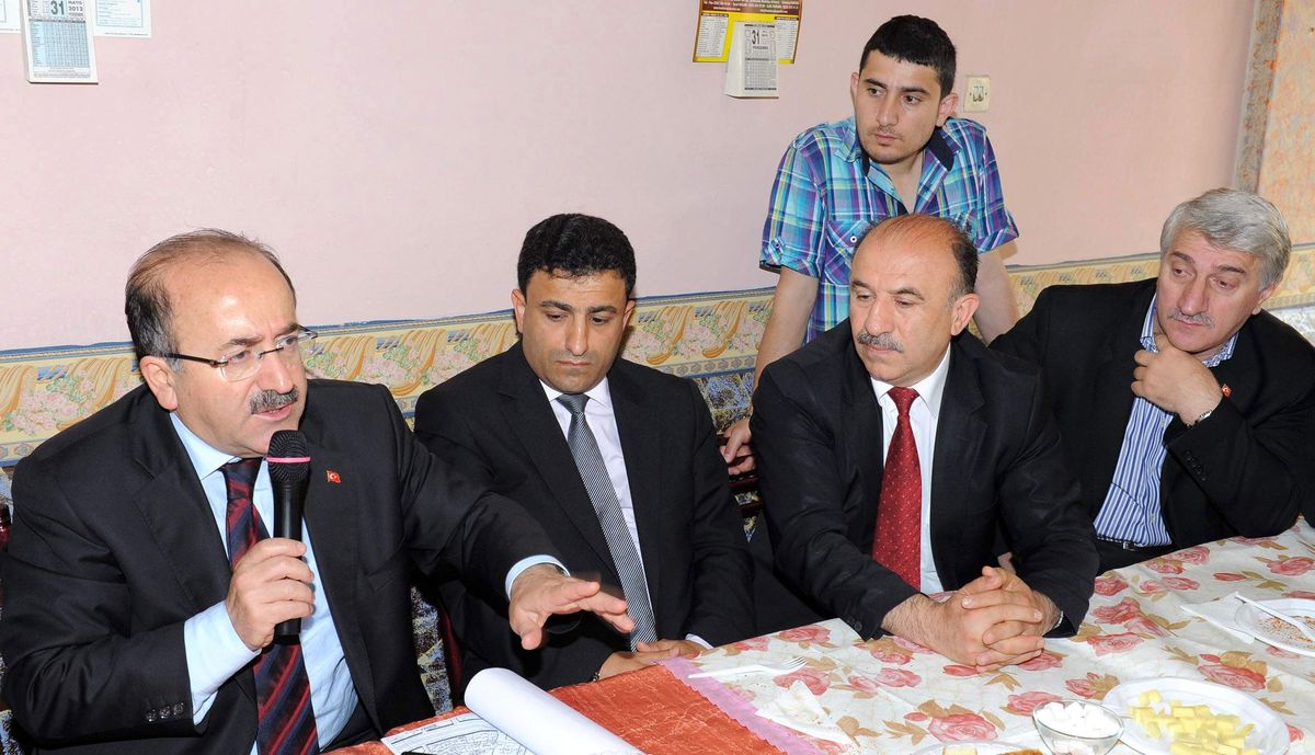 Trabzon Belediye Başkanı Gümrükçüoğlu Esnafın Sorunlarını Dinledi
