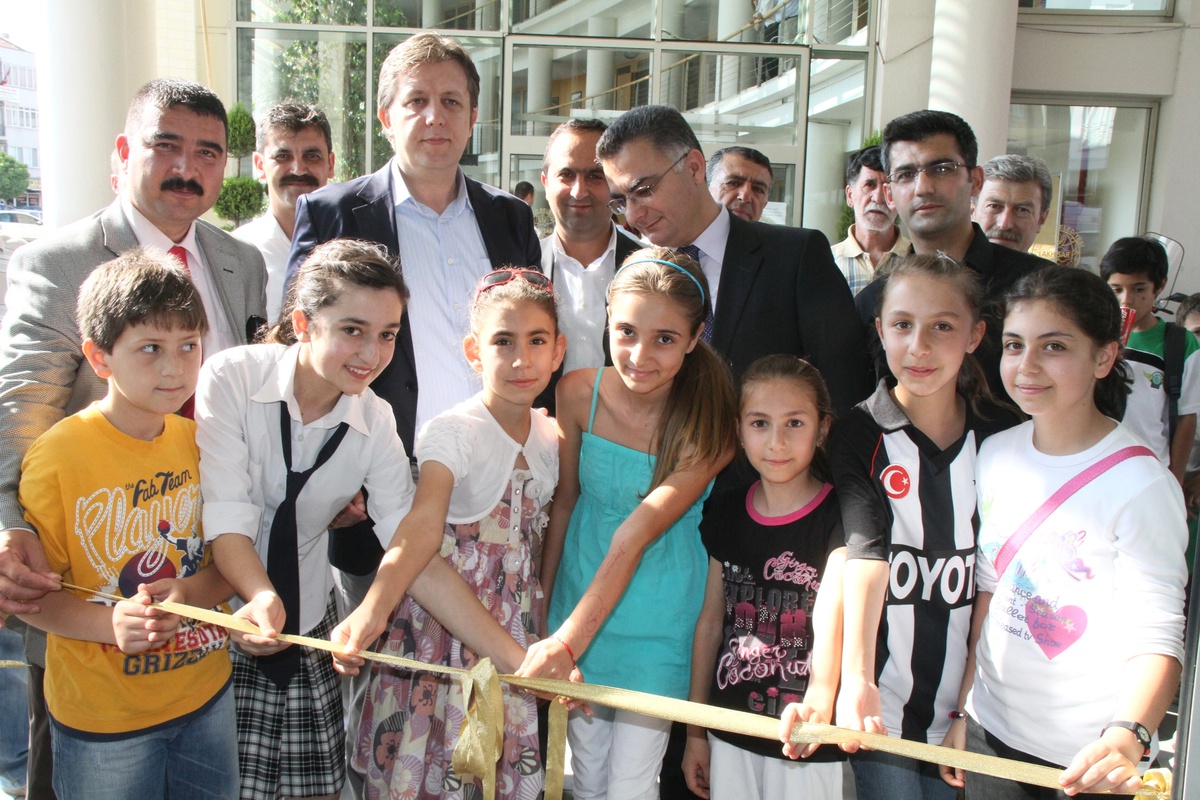 Ülkü İlköğretim Okulu\'ndan Geleneksel Resim Sergisi