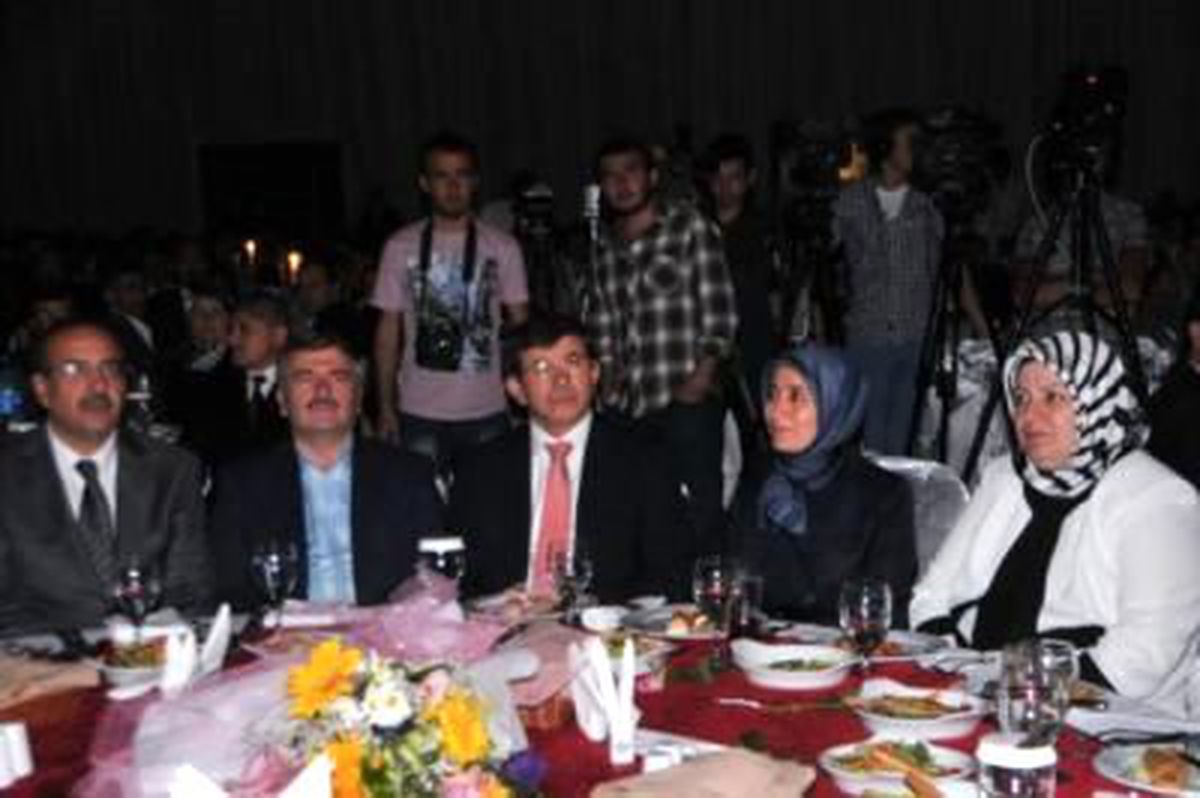 Davutoğlu ve Çağlayan, Konya\'da Dondurma Fabrikasının Temelini Attı (3)