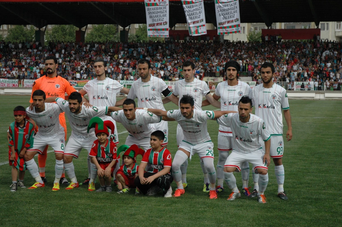 Diyarbakırspor\'lu Futbolcular Beklemede