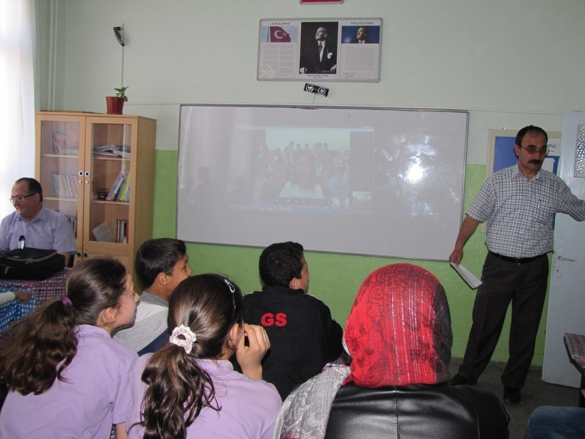 Hisarcık Atatürk İlköğretim Okulu Öğrencileriyle Özel Mef Okulu Öğrencilerinin Tele Konferans...