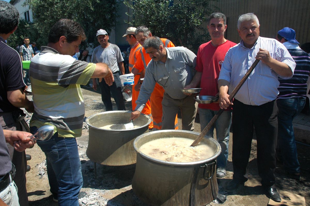 Marangozlardan 3 Bin Kişilik Keşkek Hayrı