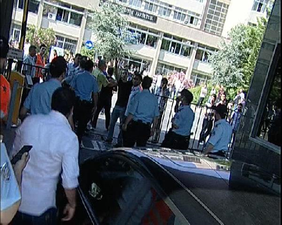 Marmara Üniversitesi Göztepe Kampüsünde Kavga : 4 Yaralı