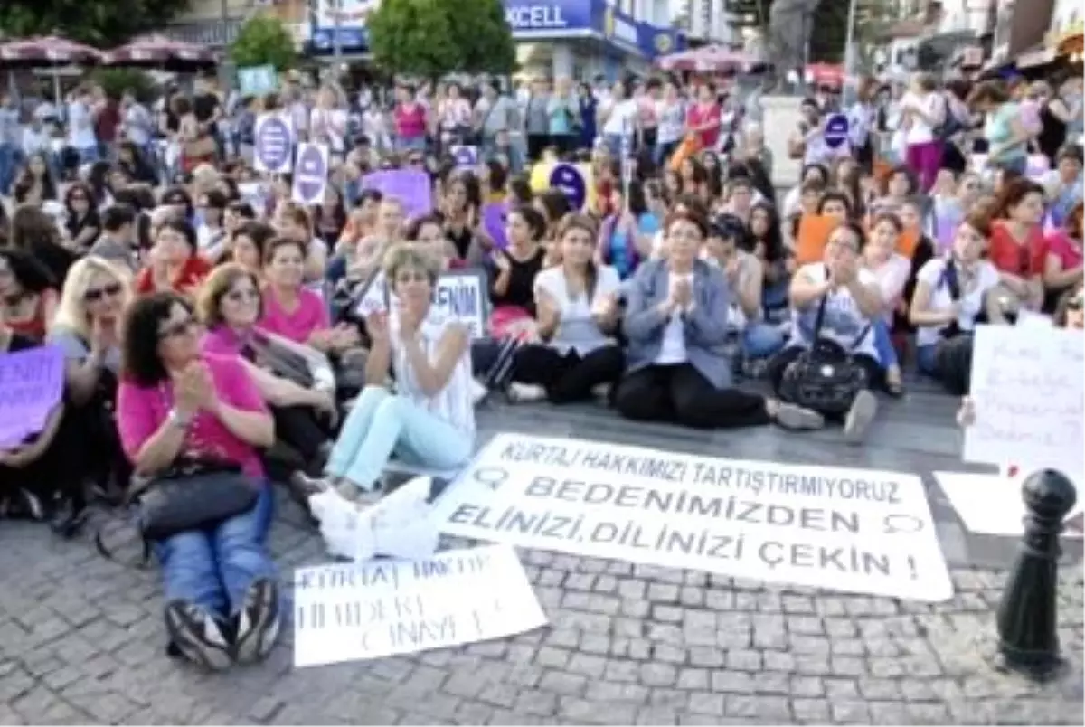 Sağlık Bakanlığı Önünde Kürtaj Eylemi