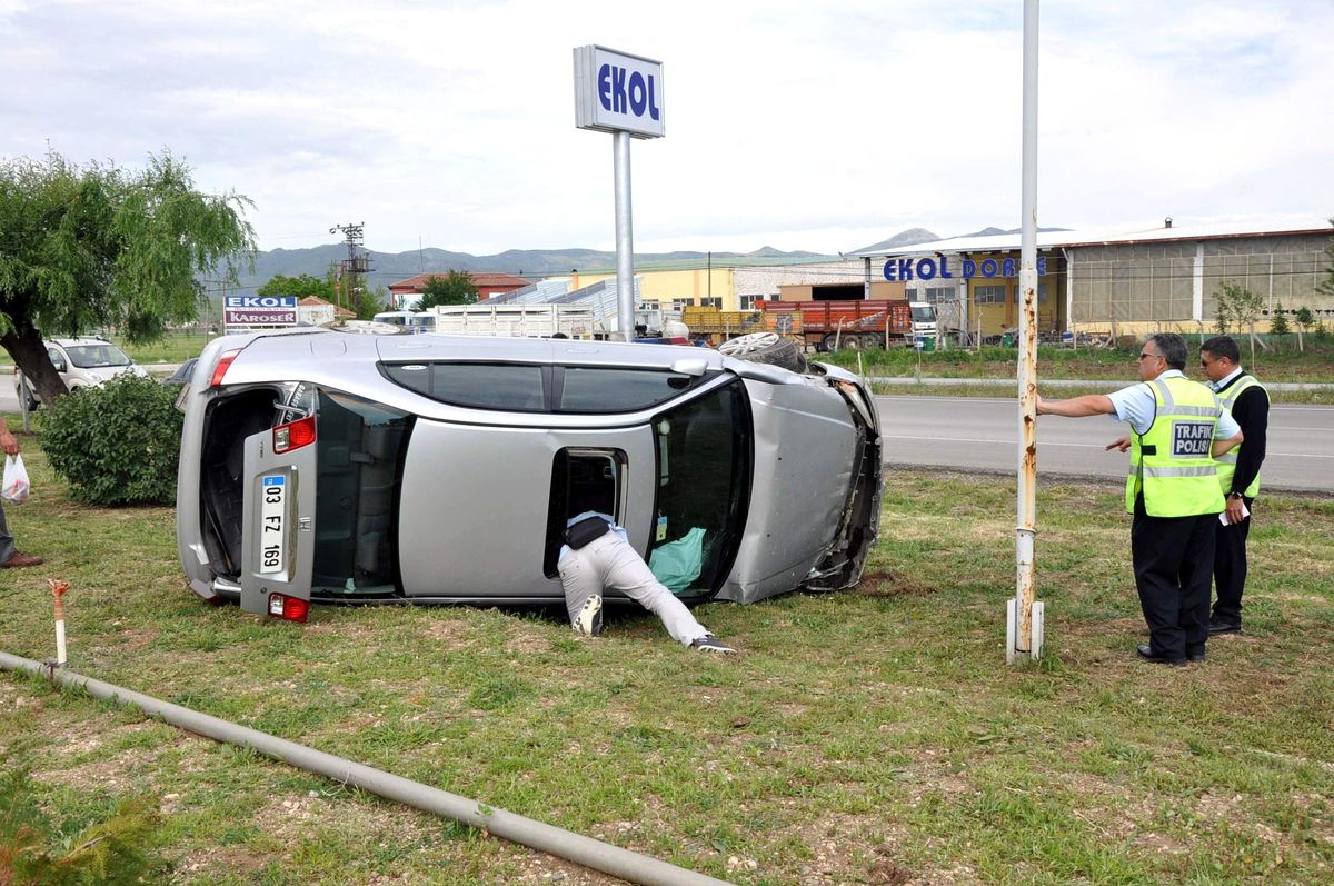 Sandıklı\'da Trafik Kazası: 5 Yaralı