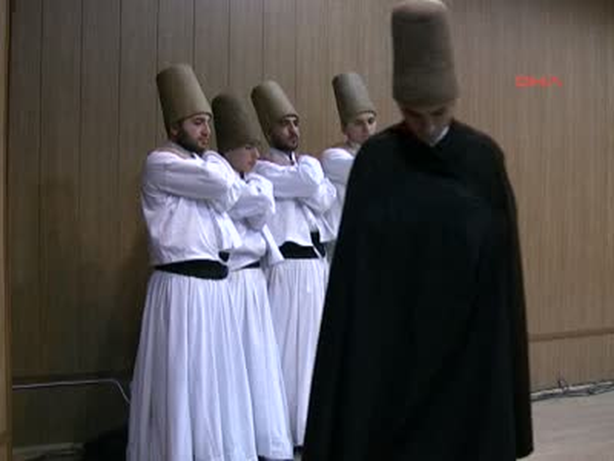 Semazenleri Taşıyan Minibüs Kaza Yaptı