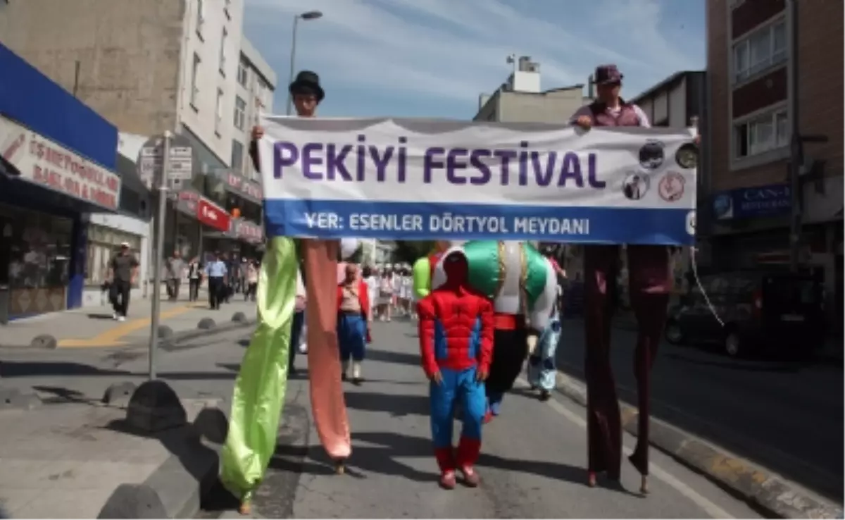 Serbest Kullanım Pekiyi Festival Coşkuyla Başladı \'Pekiyi Festival\' Sloganıyla Düzenlenen Eesnler...