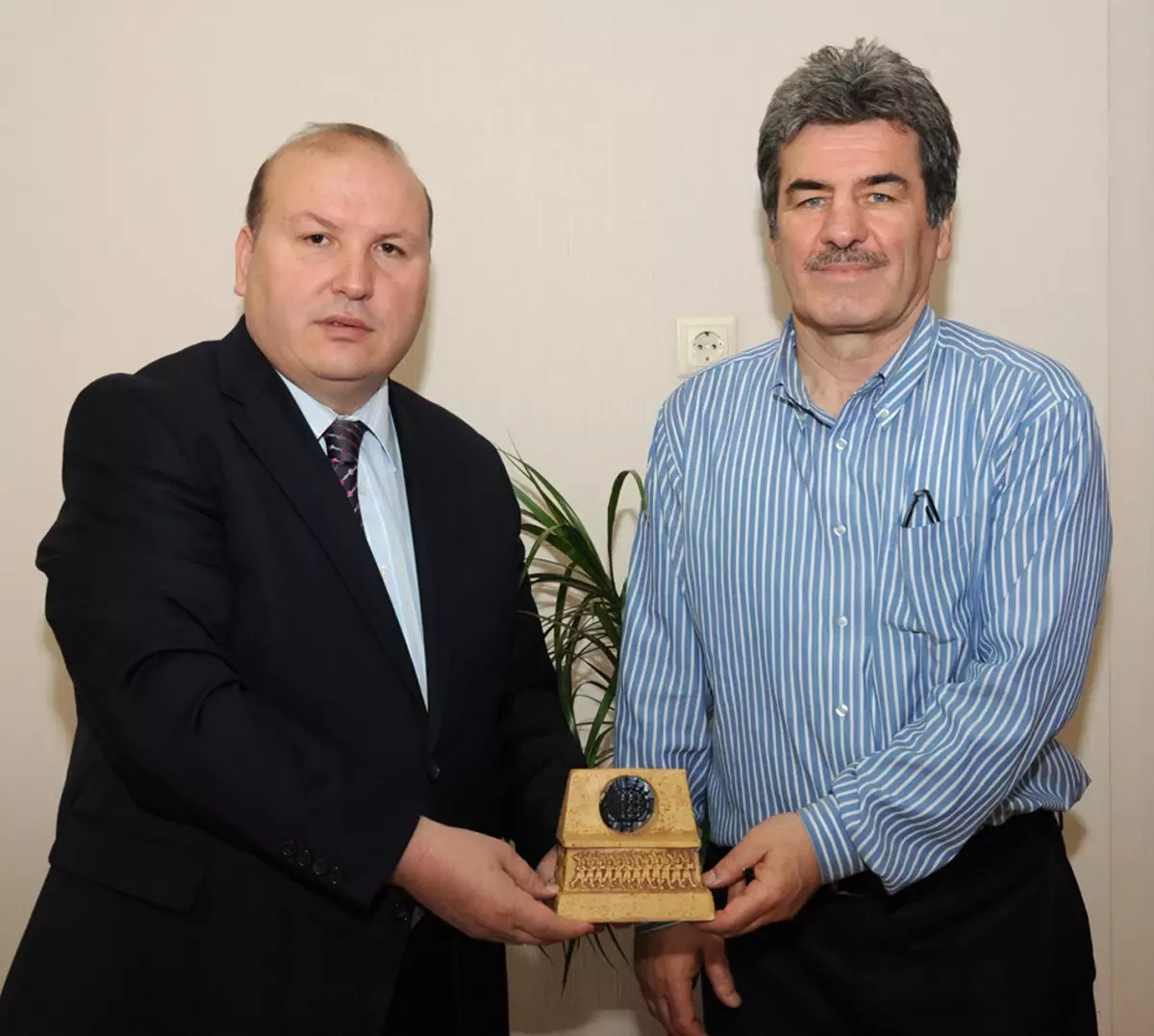 Taşkıran\'dan Belediye Başkan Yardımcısı Karakaya\'ya Ziyaret