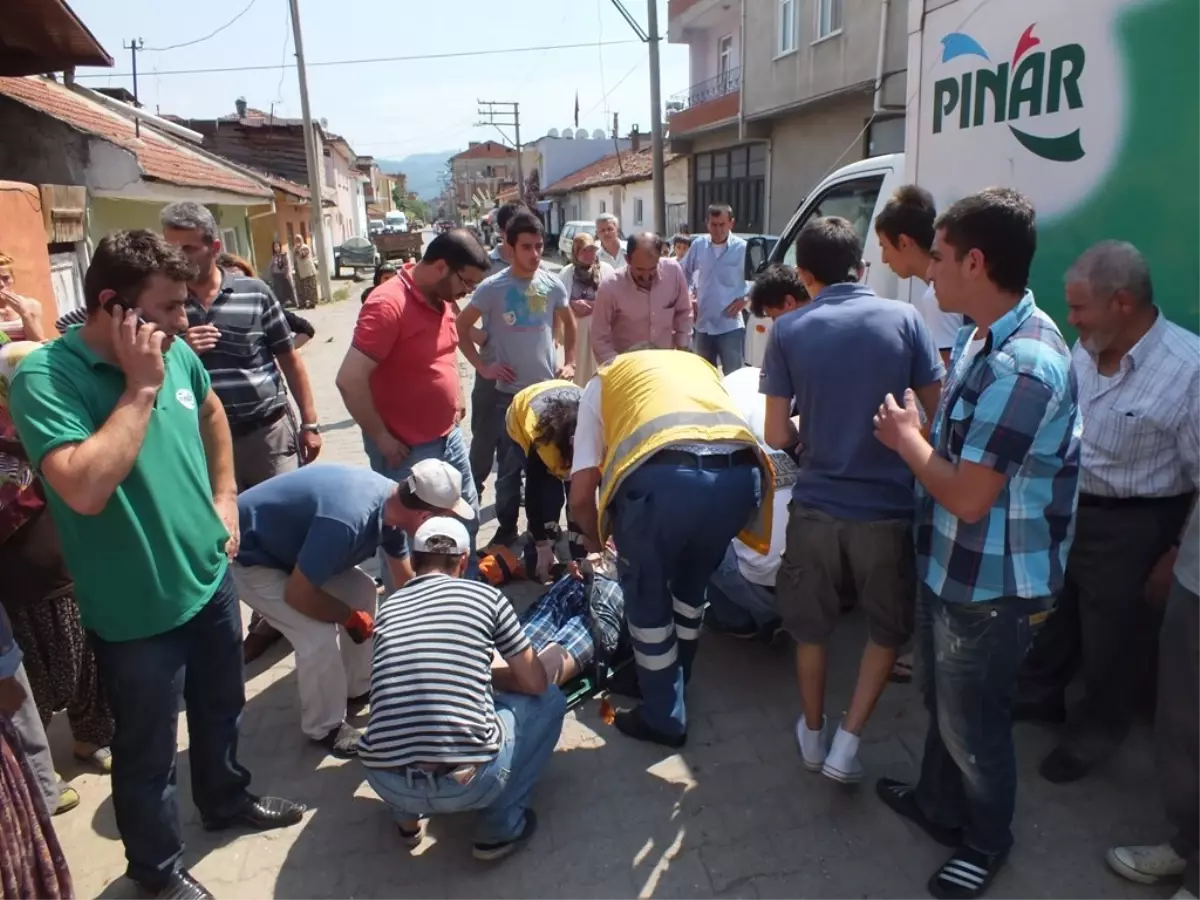 Yaralı Sürücü Helikopterle Hastaneye Sevk Edildi