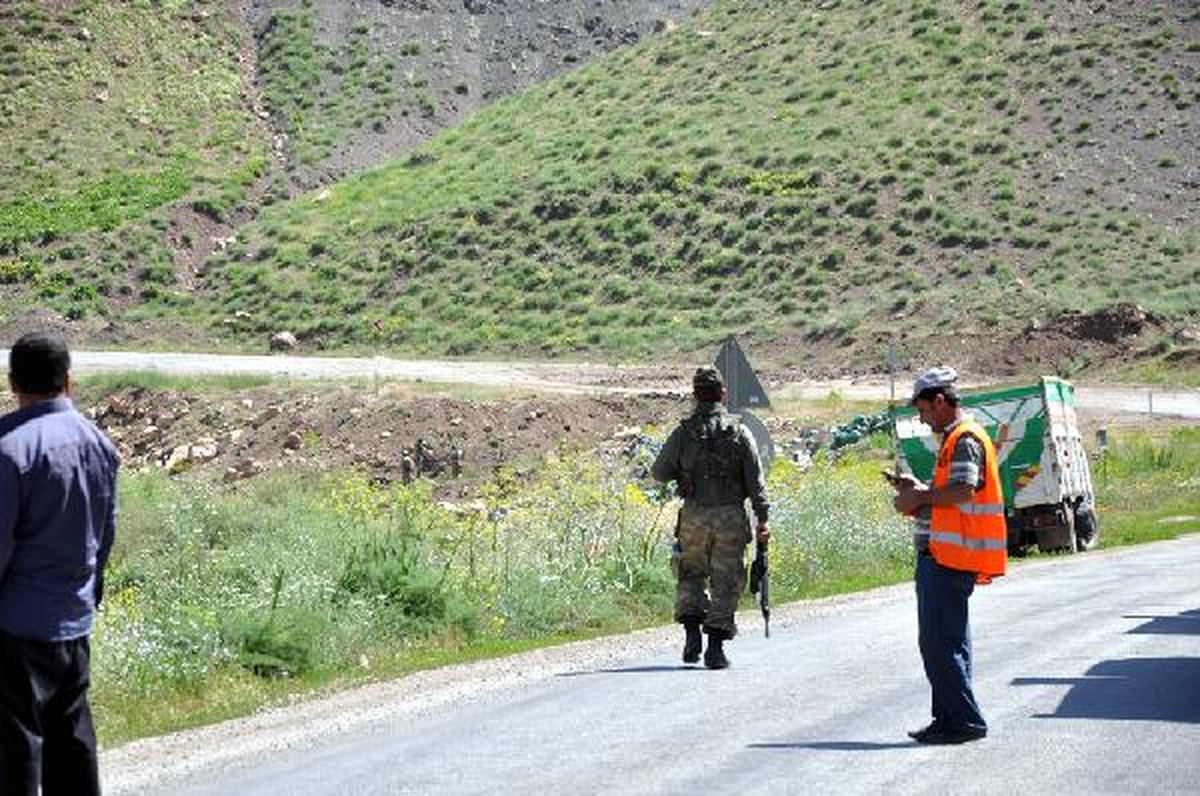 Yüksekova\'da PKK Mayını; 1 Asker Yaralı (2)