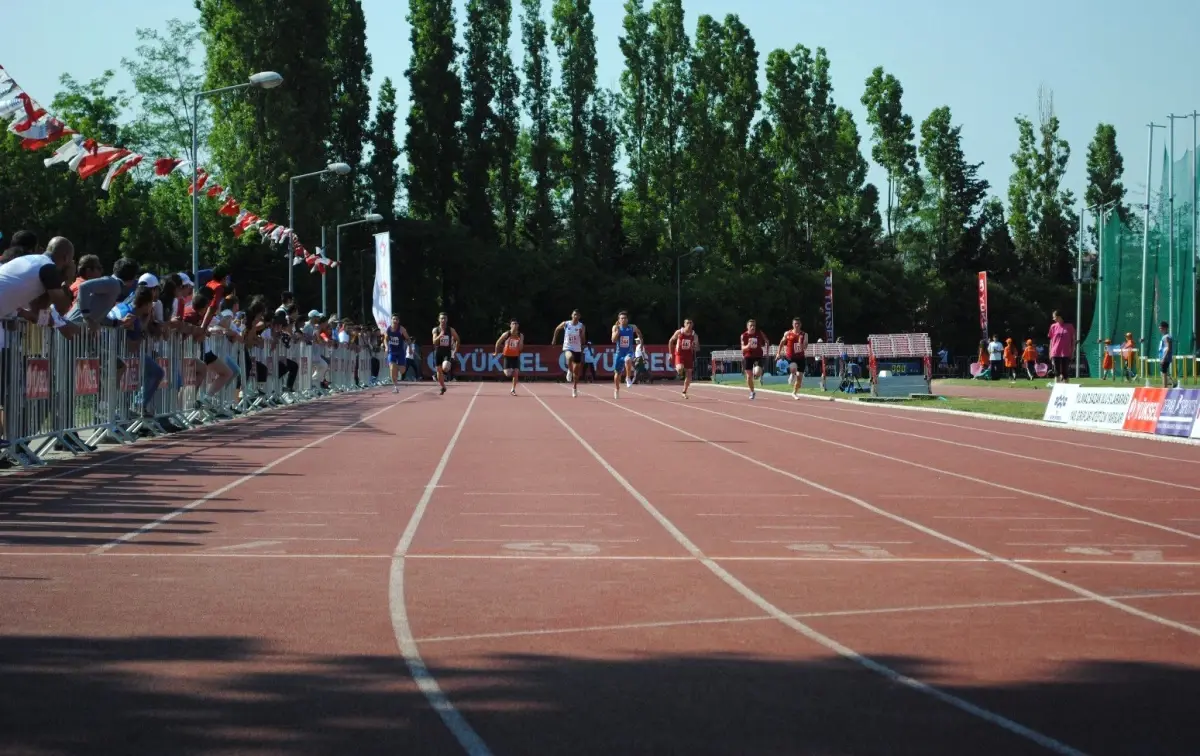 17. Yılmaz Sazak Uluslararası Atletizm Yarışmaları\'nda 3 Türkiye Rekoru