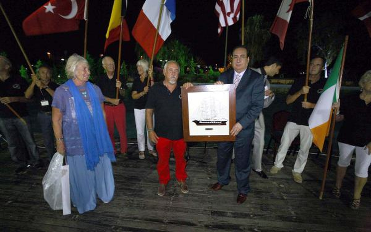 37 Yat Mersin\'e Demir Attı
