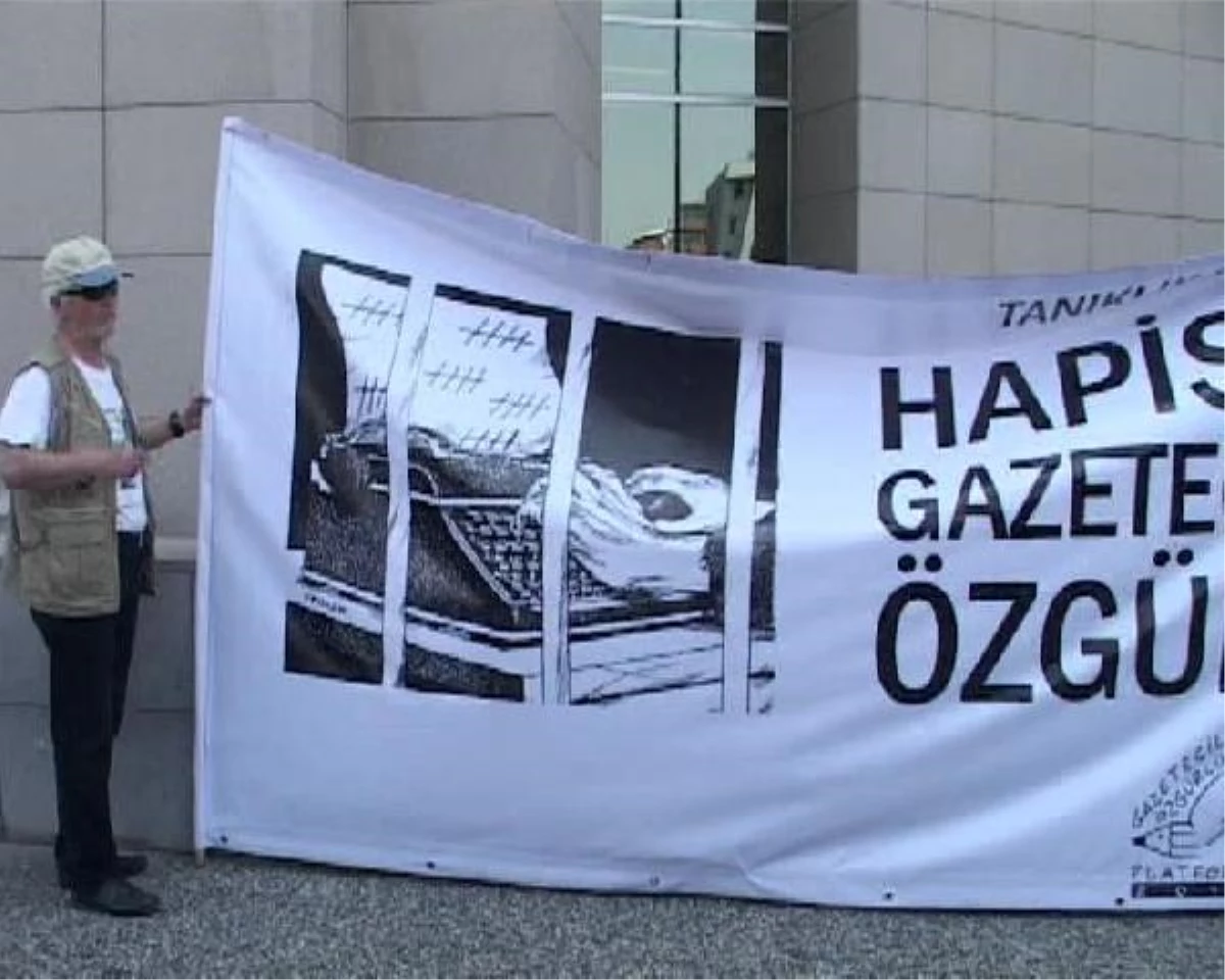 Adliye Önünde "Hapisteki Gazetecilere Özgürlük" Eylemi