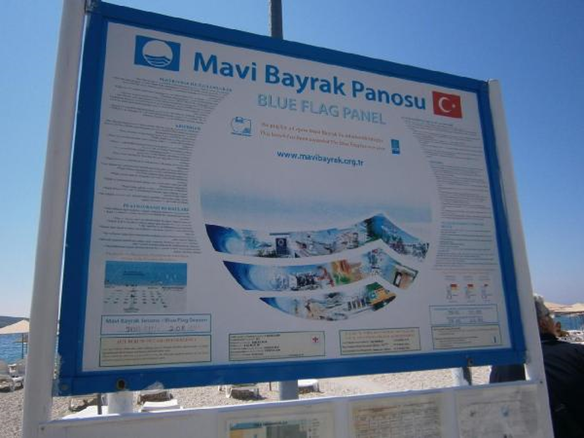 Foça\'da Mavi Bayrak\'lı Plaj Sayısı 6 Oldu