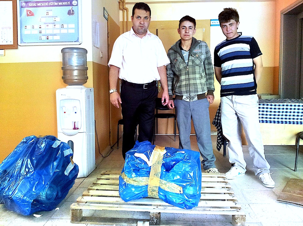 Gediz Mesleki Eğitim Merkezi Öğrencilerine Tofaş\'tan Motor ve Ön Takım Desteği