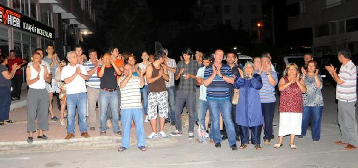 Mahallelinin \'Travesti\' İsyanı
