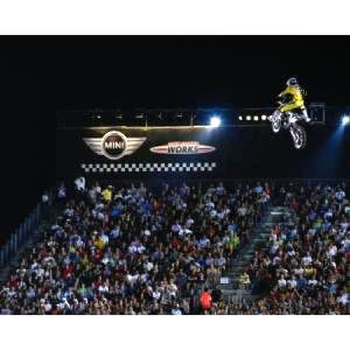 Red Bull X-Fighters Dünya Turu 2012, Mını\'nin Ortaklığında 16 Haziran\'da İlk Kez Türkiye\'de.