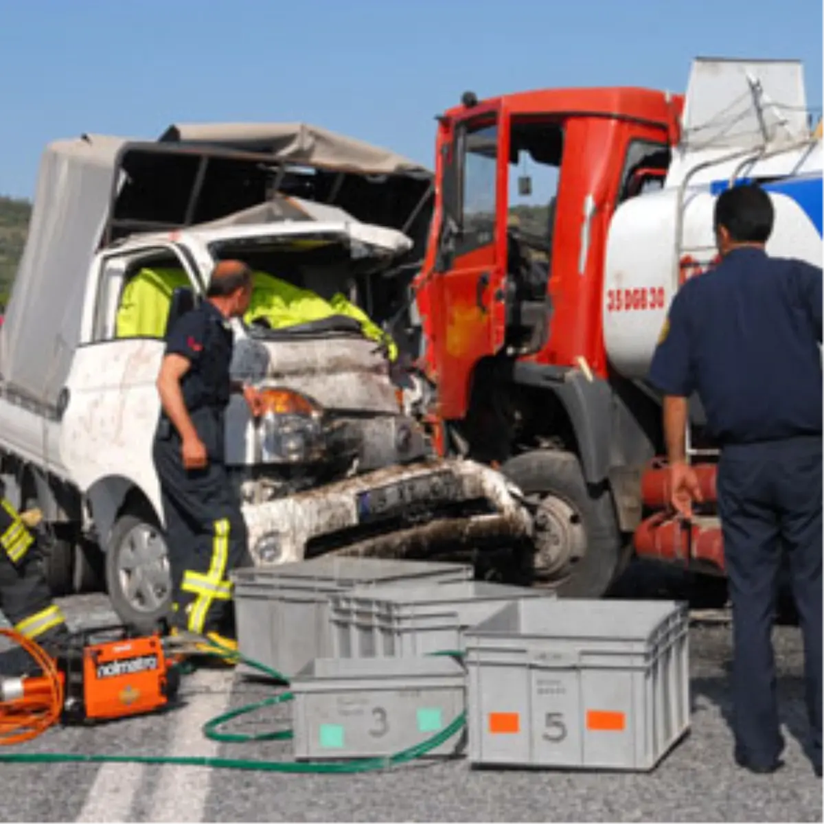 Selçuk\'ta Trafik Kazası: 1 Ölü, 2 Yaralı