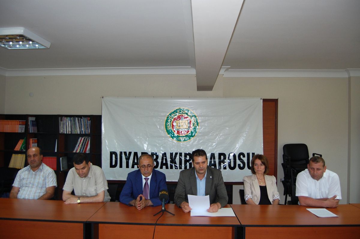 103 Avukata Soruşturmaya Kınama