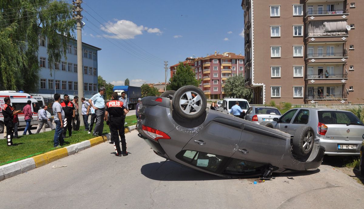 Aksaray\'da Otomobil Takla Attı: 1 Yaralı