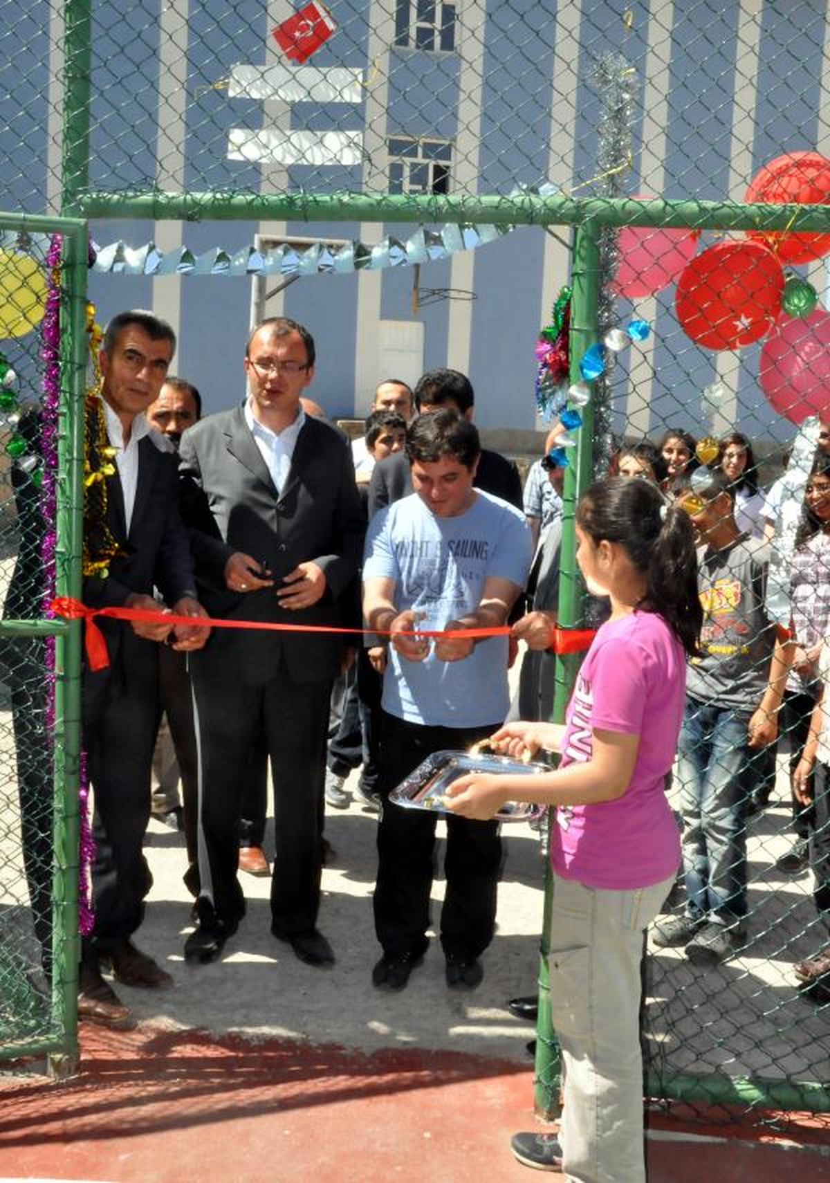 Bitlis\'te Sodes Projesiyle 4 Semt Sahası Yapıldı