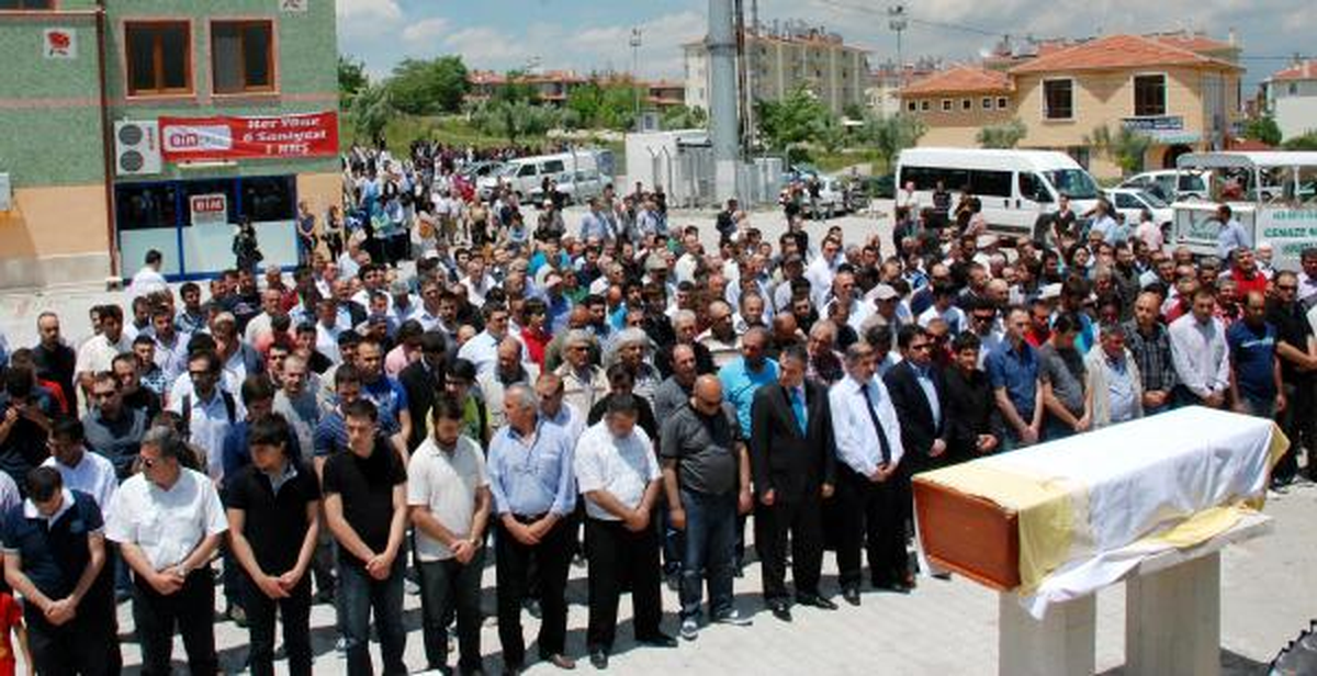 Demirkazık\'ta Düşerek Ölen Dağcı Isparta\'da Toprağa Verildi
