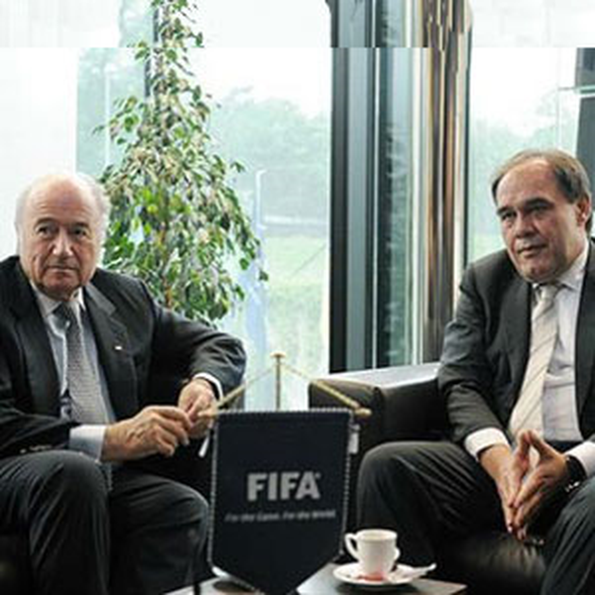 Demirören-Blatter Görüşmesi Başladı