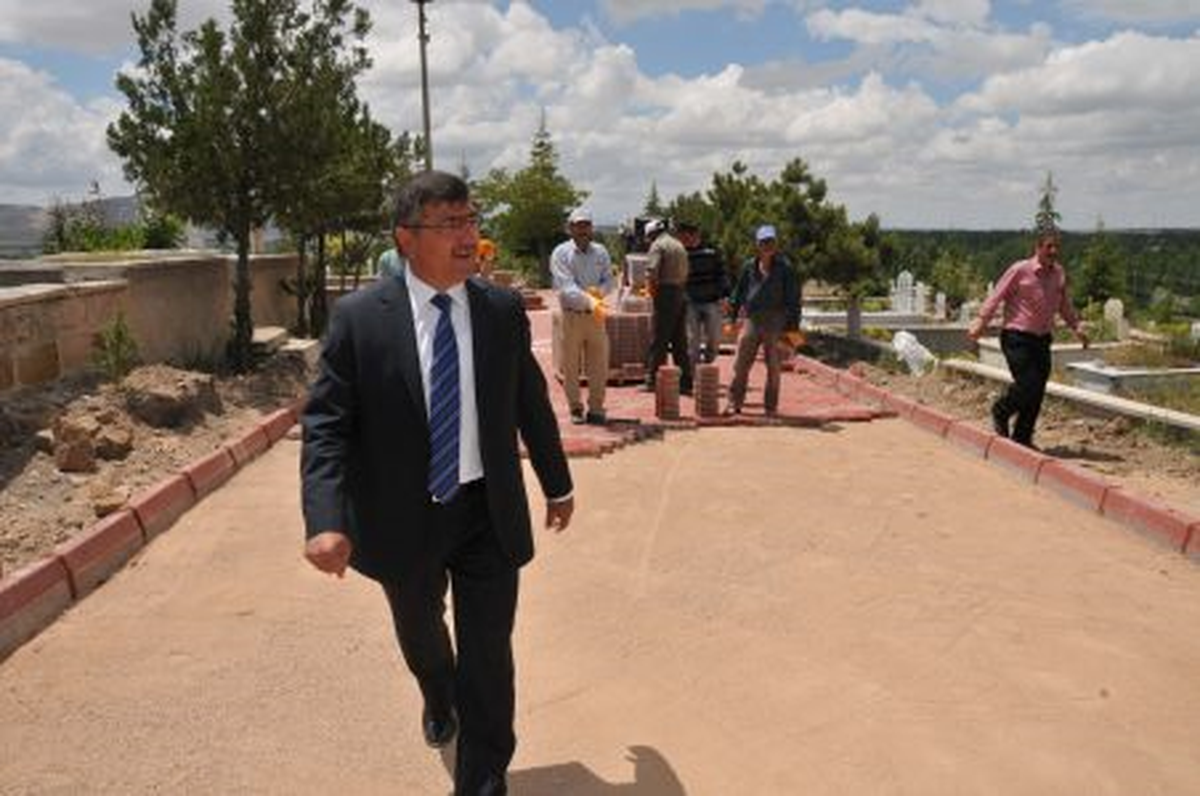 Derbent Mezarlığı Düzenleniyor