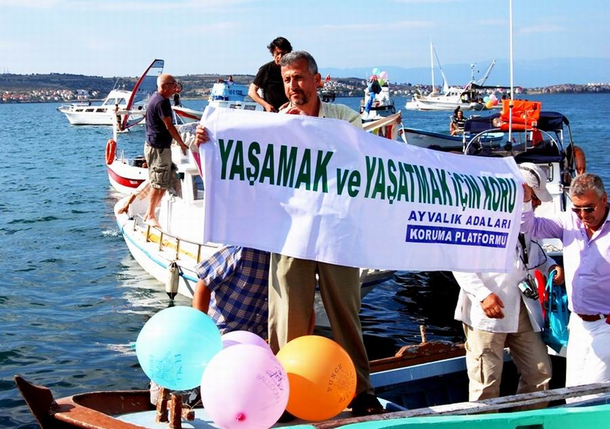 Ege Denizinde Çevrecilerden İlginç Eylem