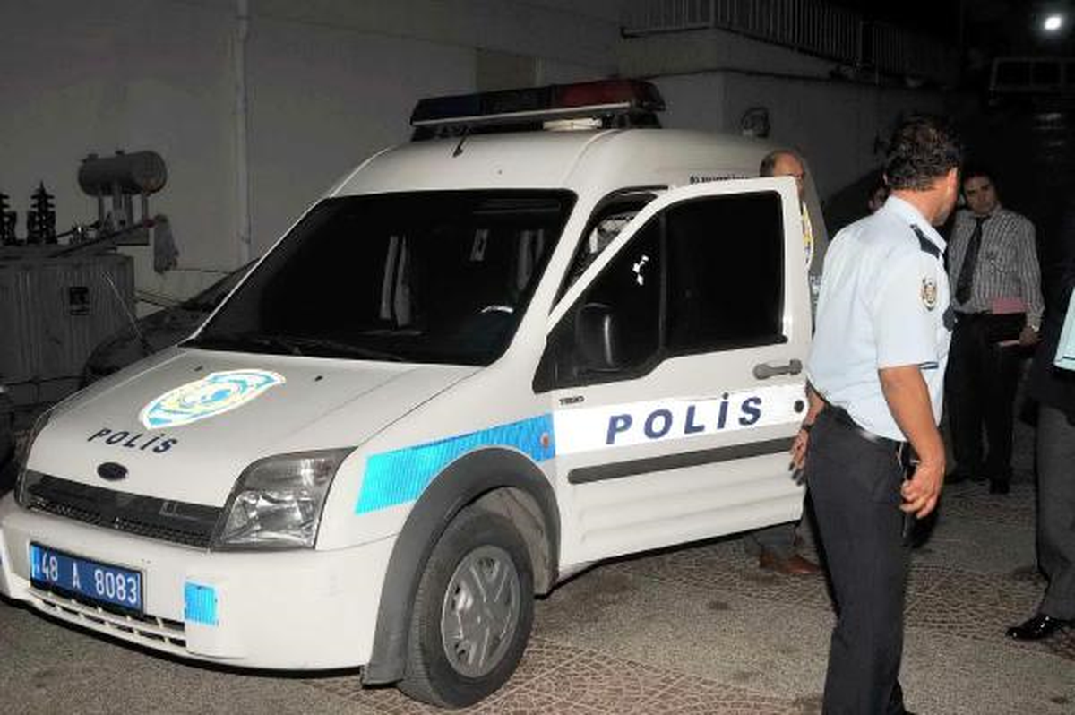 Evinde Ölen Yaşlı Kadının Cesedini Köpekler Parçalamış