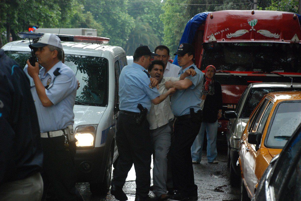 Fırınına Haciz Gelen Kooperatif Başkanı İntihar Etti
