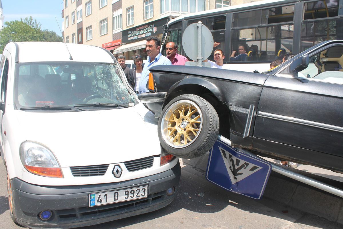 Gebze\'de Trafik Kazası