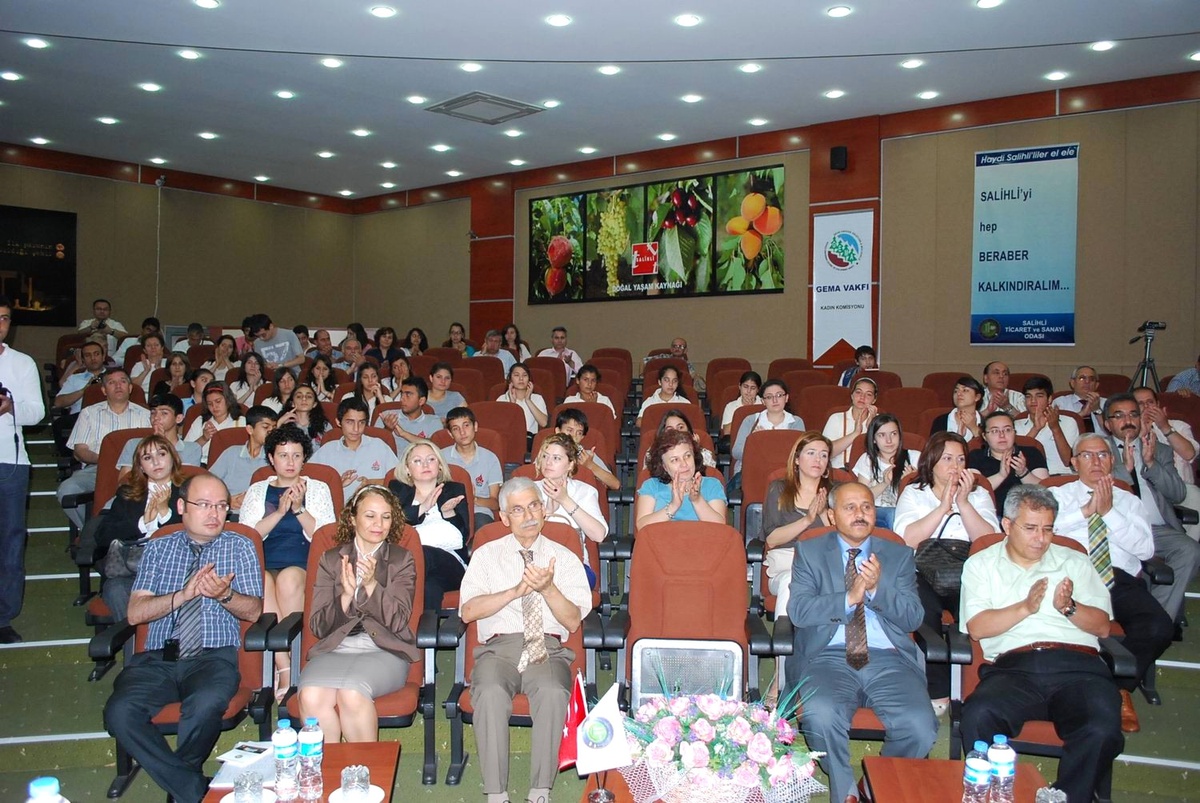 Gediz Nehrinin Kirliliği Salihli\'de Masaya Yatırıldı