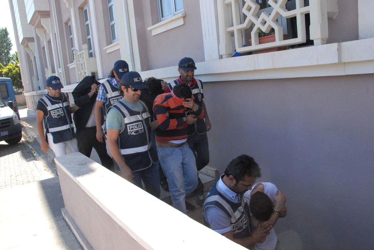 Gurbetçileri Dolandıran Çete Adliyeye Sevk Edildi