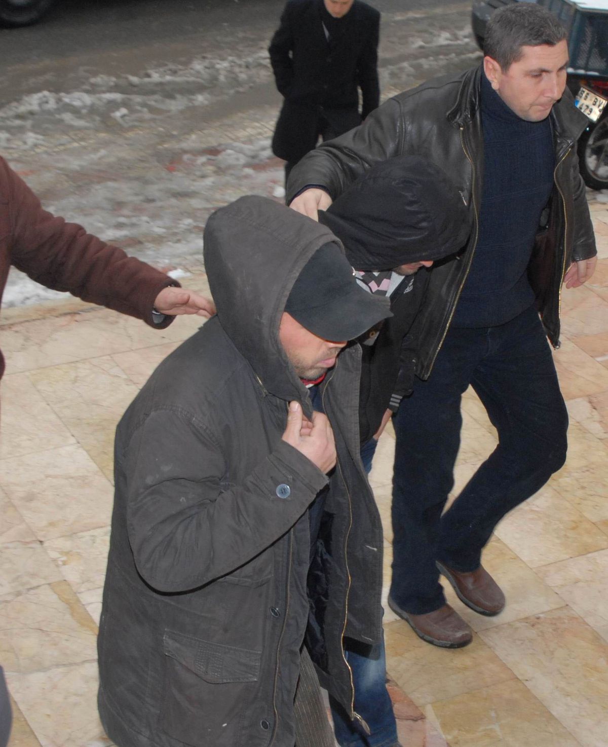 İnşaat Sahibine Yakalanan Hırsızlara Ceza Yağdı