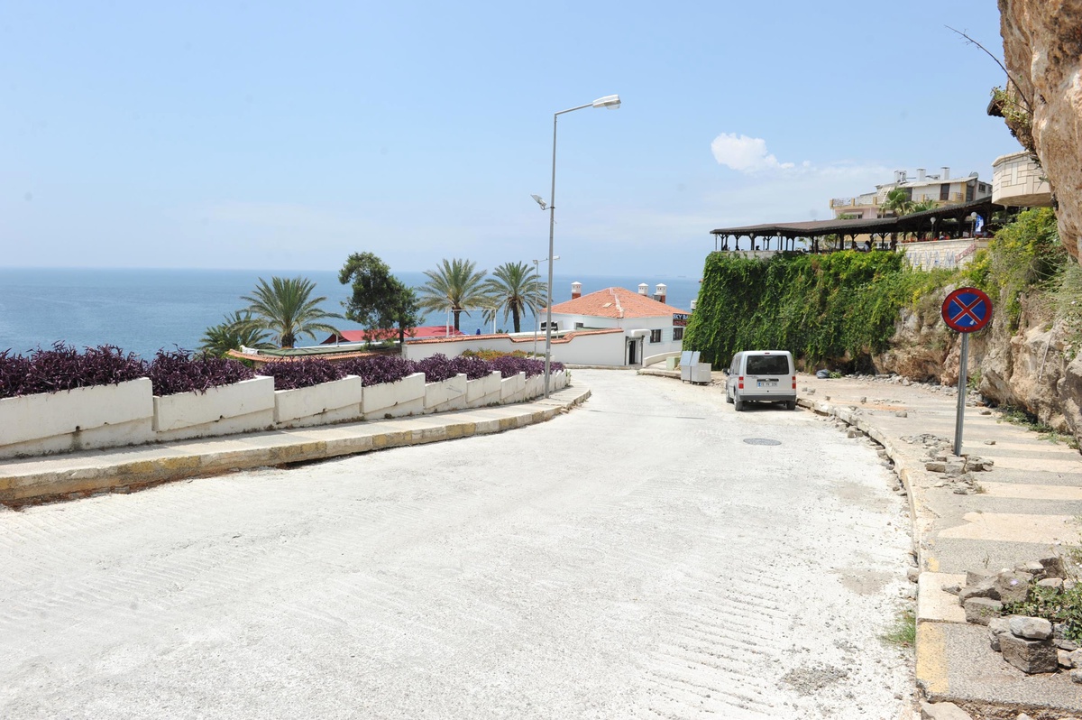 Kaleiçi Yat Limanı Yolu Yenilenecek