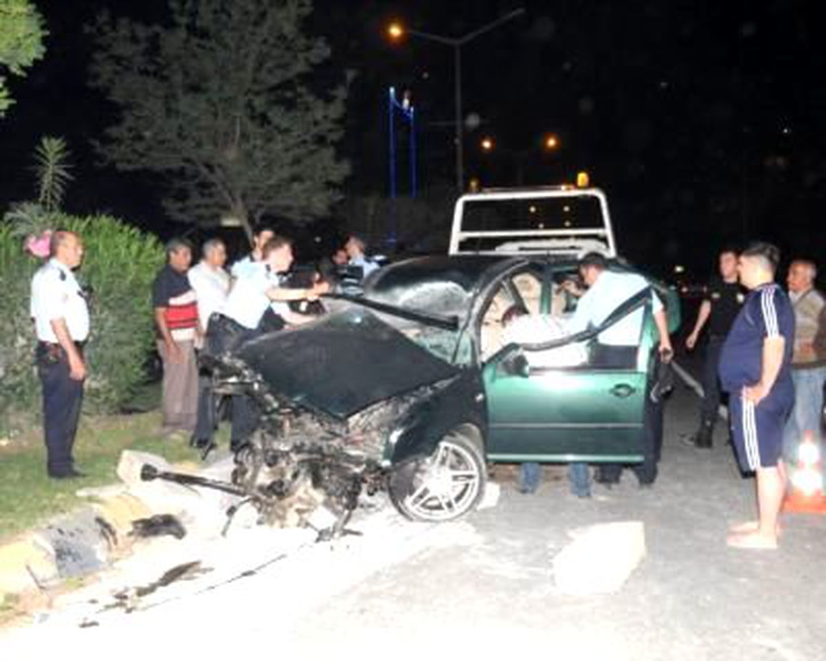 Mersin\'de Trafik Kazası: 4 Polis Yaralı